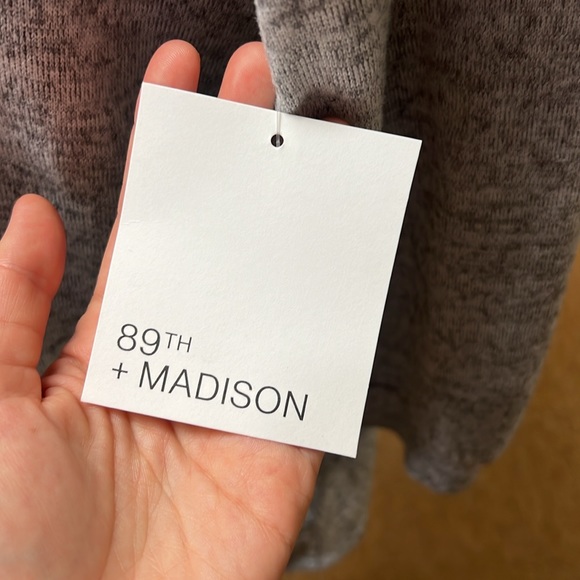 New 89th + Madison Gray Soft Top with Silver Neck Embellishments Size Medium - Picture 6 of 13